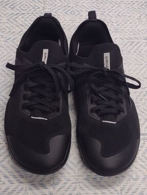 Men's Black Performance Knit Sneakers Excellent for gym use, perfect balance.